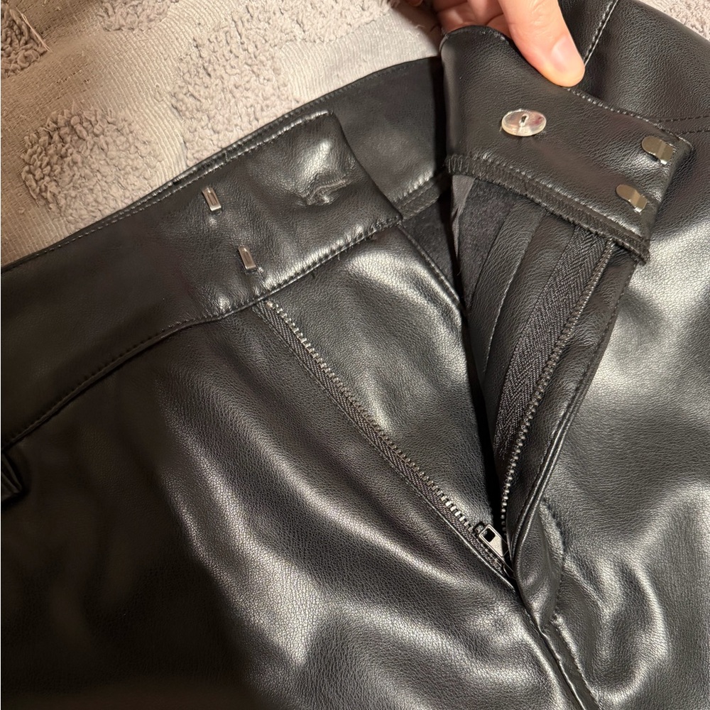 7 For All Mankind Faux Leather Cargo Midi Skirt With Slit Black Size Small - Picture 5 of 7